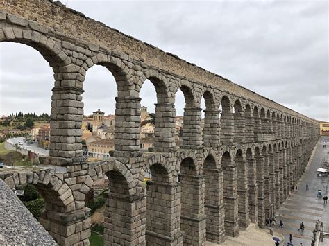 ancient roman aqueduct - Segovia, Spain. no mortar, just stone blocks relying on gravity! : r/travel