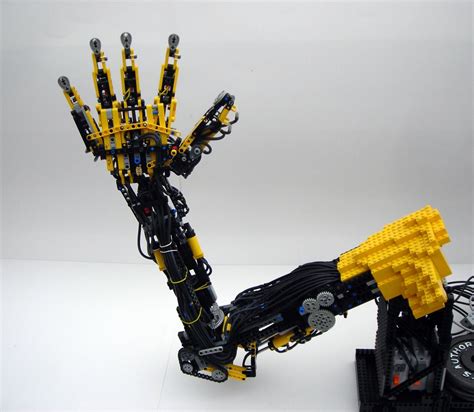 Proffesional Lego Robotic Arm - 11023 - Robotpark ACADEMY | Science models, Lego, Cool lego