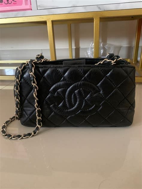 Tas Chanel on Carousell