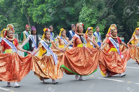 Dancing Around India: Chapter 7 – West Bengal Folk Dances | The Creative Post