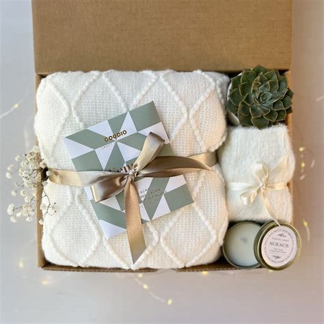 45 Best Gift Boxes for Women to make her day - atinydreamer