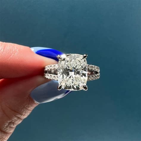 Anniversary Gifts: Your Jewelry Year Buying Guide | Frank Darling