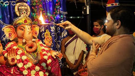 Ganesh Chaturthi celebrations begin in India amid Covid-19 restrictions | Latest News India ...