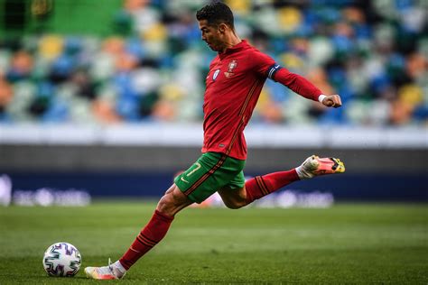 Watch Cristiano Ronaldo’s ‘worst free kick ever’ as Portugal captain ...