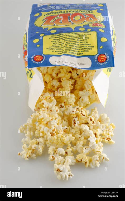 Microwave popcorn packet hi-res stock photography and images - Alamy