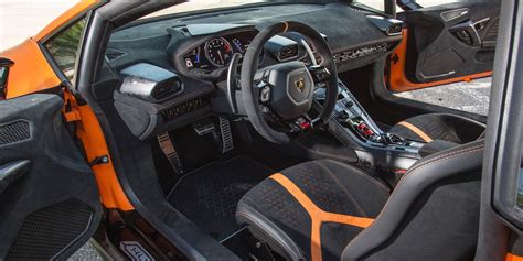 Gallery: Lamborghini Huracan Performante interior