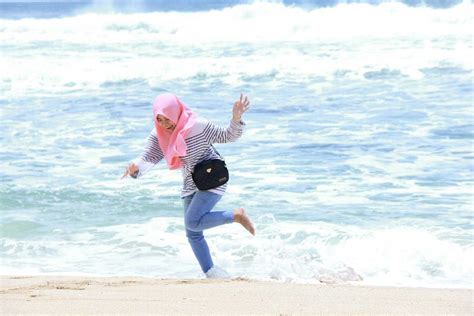 Pantai Slili, Satu dari Pantai Kecil yang Mempesona