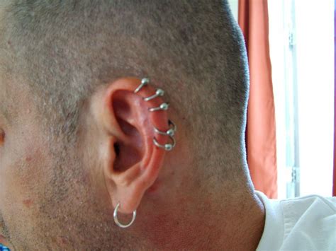 Helix Piercing – Pictures, Pain, Infection, Care and Aftercare