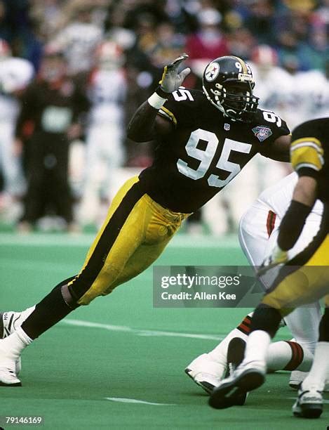 191 Pittsburgh Steelers Greg Lloyd Photos & High Res Pictures - Getty Images