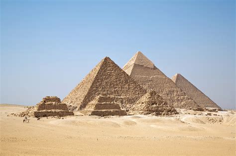 The Pyramids of Giza Pictures, Photos & Facts - Cairo,