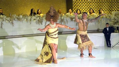 Beautiful Samoa Wedding Siva Dance by Newlyweds Mr & Mrs Brian and Sala ...