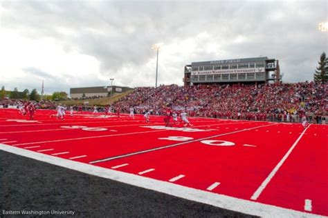 Luther College to install Division III's first blue field - FootballScoop