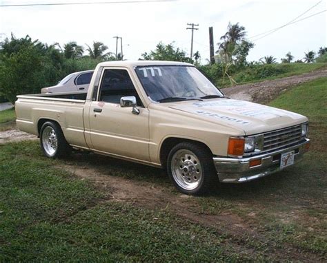 1988 Toyota Pickup Hilux Pictures, Mods, Upgrades, Wallpaper - DragTimes.com