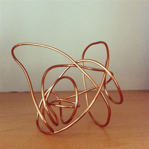 THE SPECIALISTA: make - really easy wire sculpture