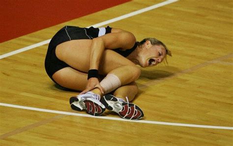 How To: Prevent Netball Knee Injuries | HuffPost News