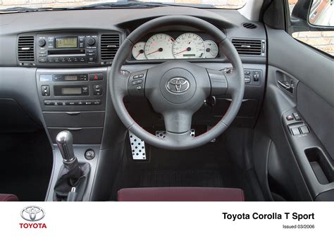 Corolla Interior (2004 - 2007) - Toyota Media Site