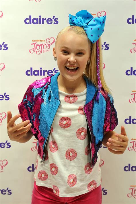 NickALive!: JoJo Bows Star JoJo Siwa Sends Fans Into A Frenzy At The Intu Manchester Trafford Centre