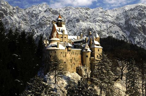 Nearly half a million foreign tourists come to visit Dracula’s castle | Transylvania Today®