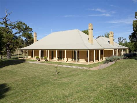 60 Stunning Australian Farmhouse Style Design Ideas | Australian country houses, House designs ...