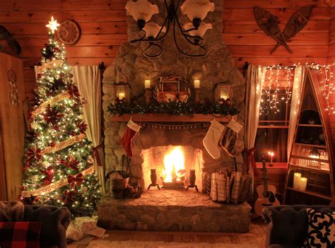 Cozy Christmas at my New Hampshire cabin. http://bit.ly/2EPTgBJ | Cabin christmas decor ...