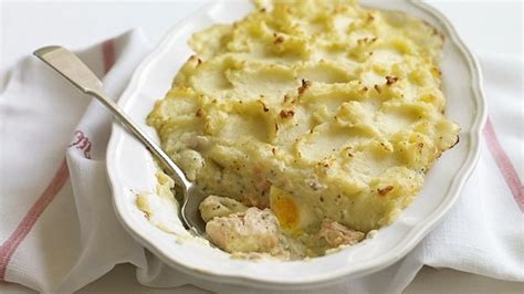 Easy fish pie recipe - BBC Food