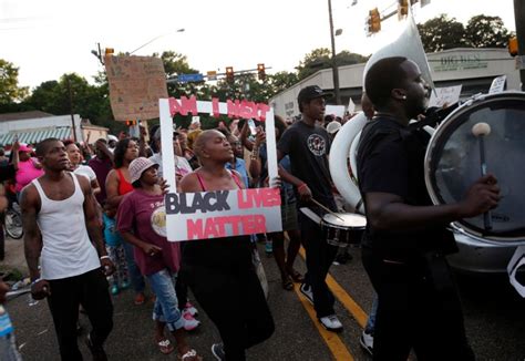 Woman in stunning, viral Baton Rouge protest photo is nurse and mom – New York Daily News