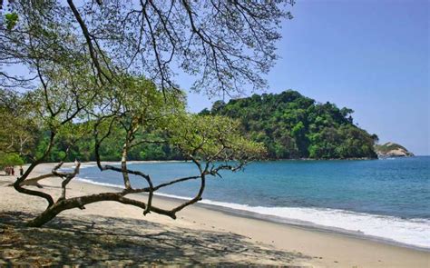 Manuel Antonio Beach / Costa Rica / Pacific North // World Beach Guide