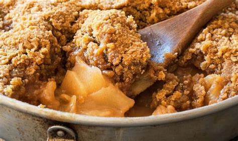 Bake Off’s Mary Berry shares delicious Apple Crumble recipe - 'one of my favourites' | Express.co.uk