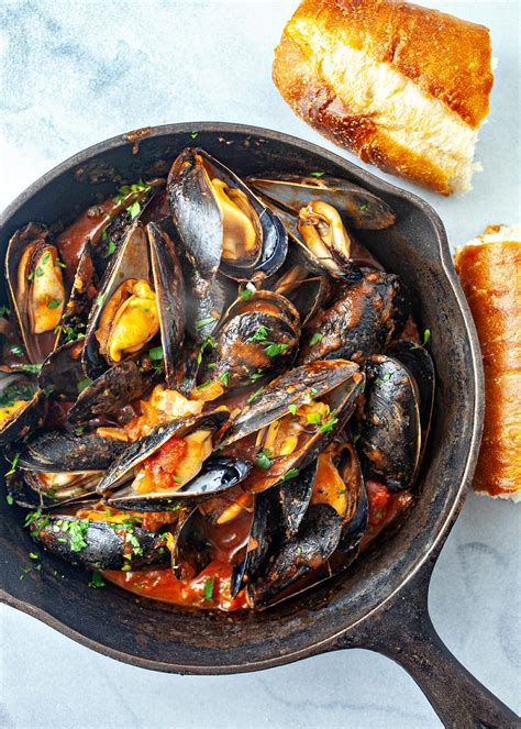 Steamed Mussels in Tomato Sauce Recipe - From The Horse`s Mouth