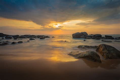 Insider's Guide To Ambalangoda, Sri Lanka: Masks, Temples & Beaches