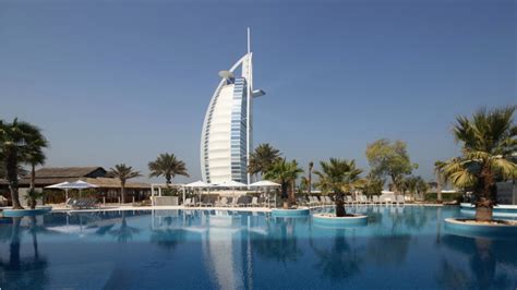 Jumeirah Beach Hotel in Dubai