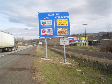 Highway business signs 101 - Oregon Travel Information Council