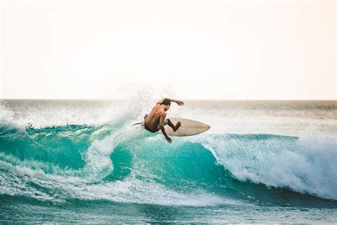 Best surfing spots in the world 2024 | Heymondo