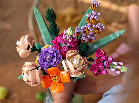 A LEGO set that lets you create flowers that never wilt - The Gadgeteer