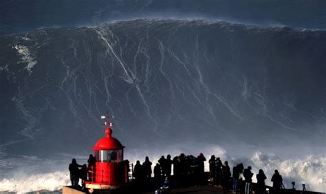 Nazaré em dia de fúria: veja fotos impressionantes do swell na Praia do Norte | Big wave surfing ...