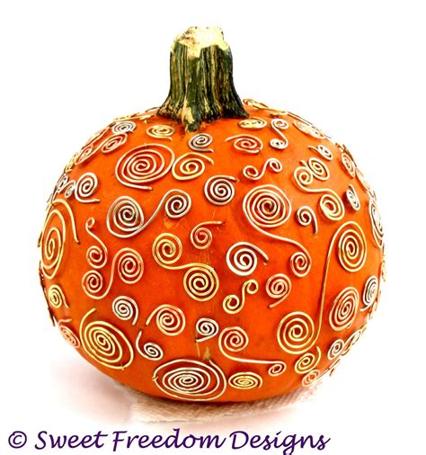 Sweet Freedom Designs: Wire-Decorated Pumpkins for Fall