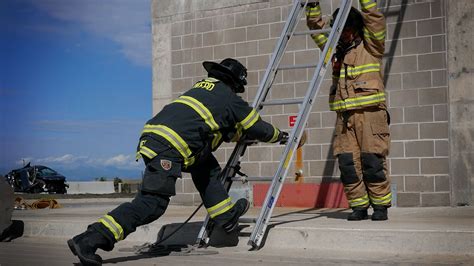 Firefighter Ground Ladder Training | Two Man Deployment