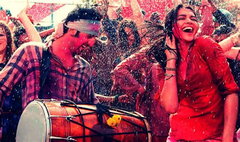 Holi Songs 2017: Celebrate The Festival of Colours with Old & New Bollywood Holi Party Dance ...