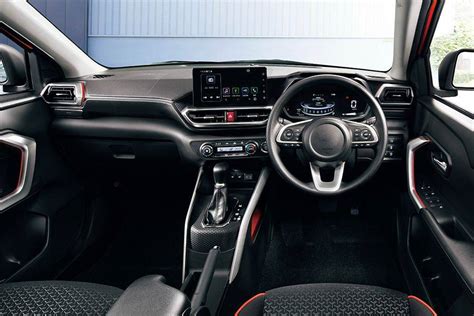 Daihatsu Rocky Images - Check Interior & Exterior Photos | Oto