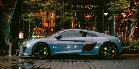 Side View of an Audi R8 · Free Stock Photo