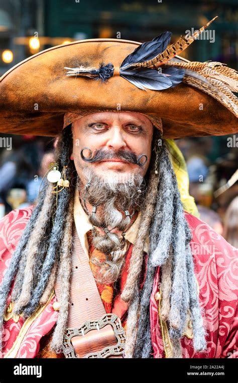 Blackbeard (the pirate) hi-res stock photography and images - Alamy