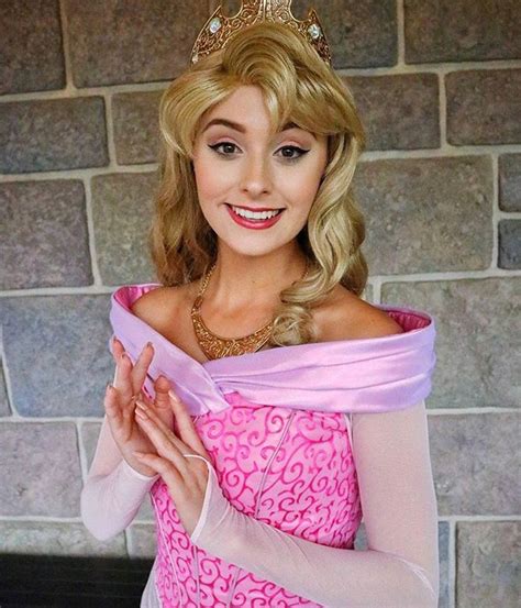 aurora sleeping beauty | Disney princess cosplay, Disney makeup ...