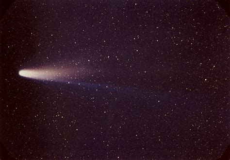 Comet - Orbit, Tail, Nucleus | Britannica