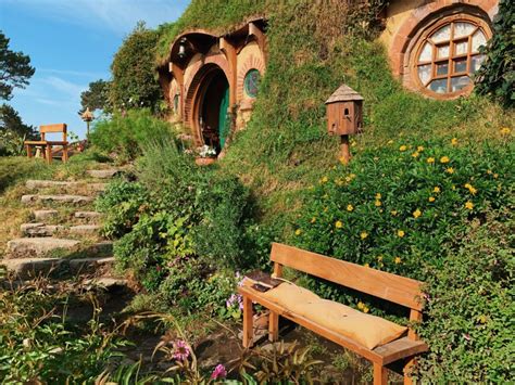 25 Photos to Inspire You to Visit Hobbiton Movie Set in Matamata, NZ