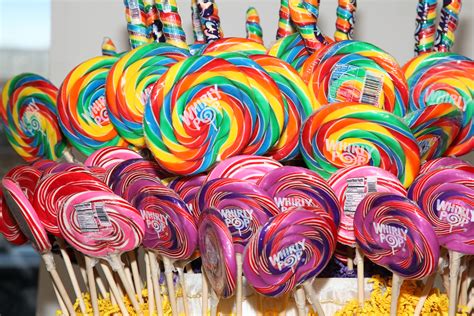 File:Jumbo Whirly Pop Lollipops.jpg - Wikimedia Commons