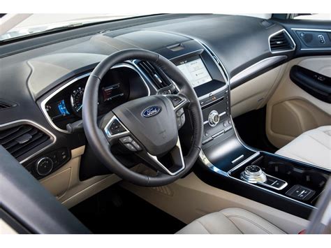 2019 Ford Edge: 106 Interior Photos | U.S. News