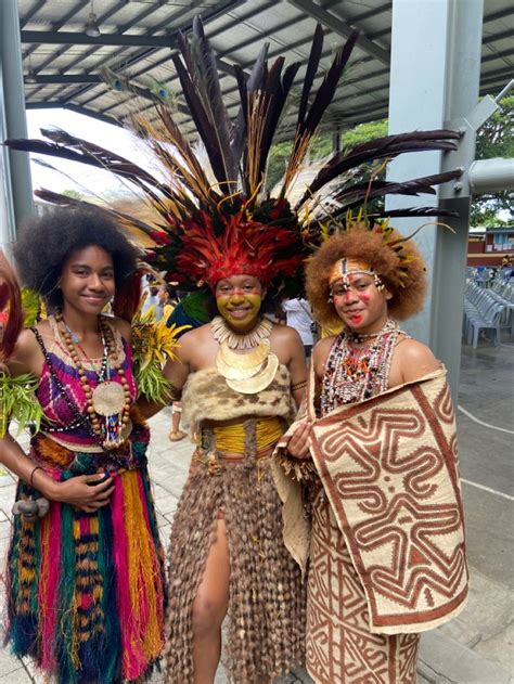 Papua New Guinea 🇵🇬 | Traditional attire🦚