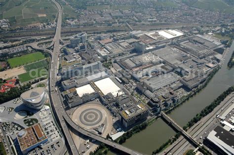 Stuttgart from the bird's eye view: Parent plant Mercedes-Benz in Stuttgart-Untertuerkheim and ...