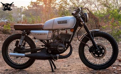 This Restored Yamaha RX 135 Is Bold And Pretty