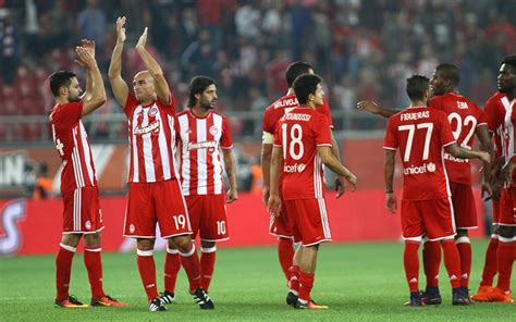 Olympiakos dominate AEK (3-0) (photos) | protothemanews.com